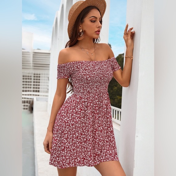 Floral Off-Shoulder Tropical Dress - Picture 2 of 3